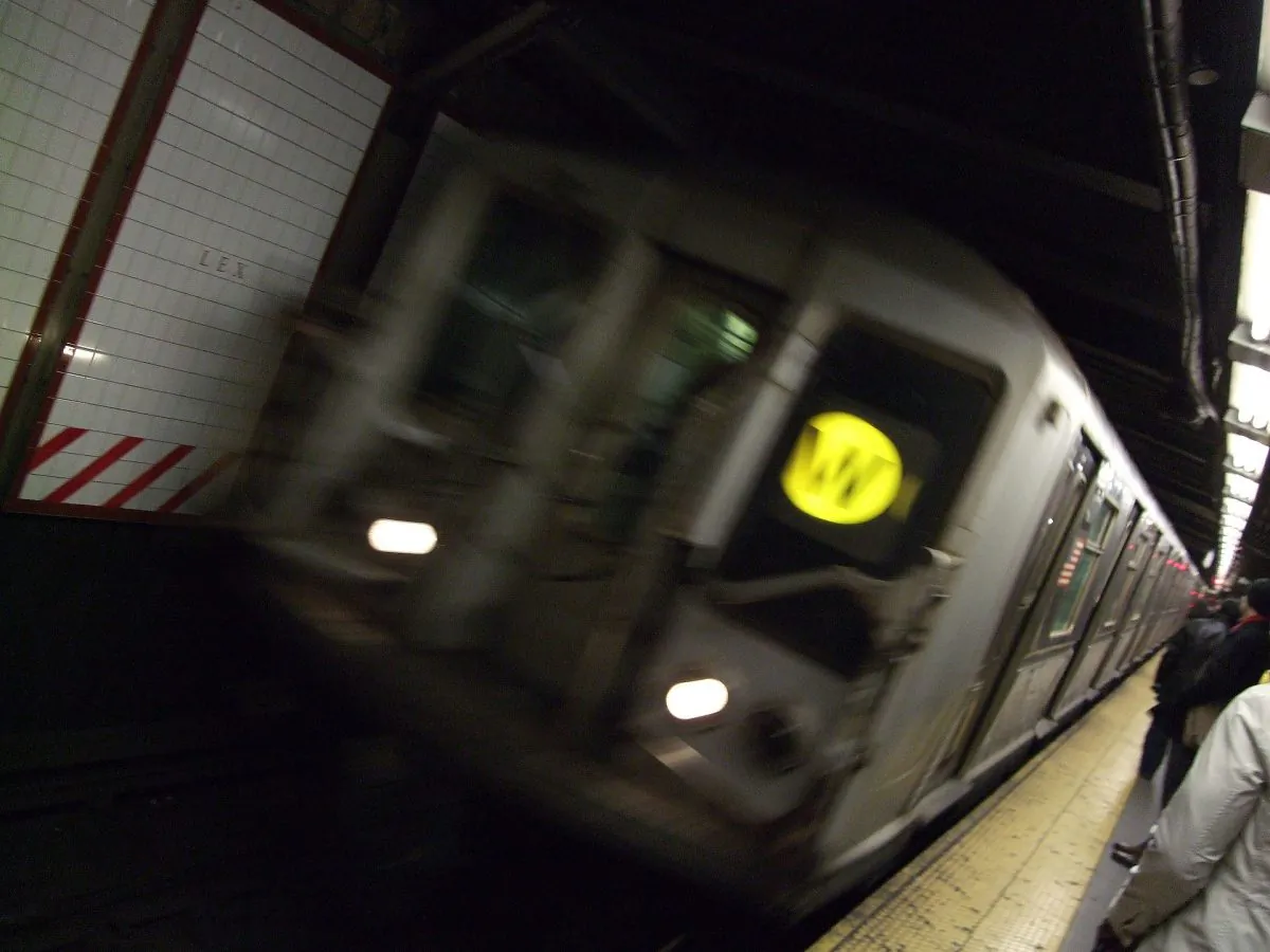 Queens Bound W Train (Heath Brandon/Wikicommons)