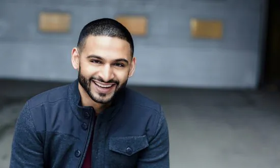 Conductor Jordan de Souza Takes On ‘The Marriage of Figaro’