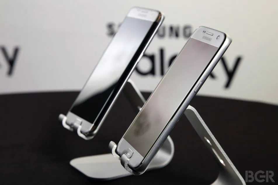 Samsung Galaxy S7. (Zach Epstein, BGR)