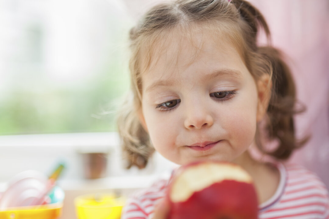To get the most benefit from your apple, eat it whole with the skin and all, and make it organic. (KeremYucel/iStock)