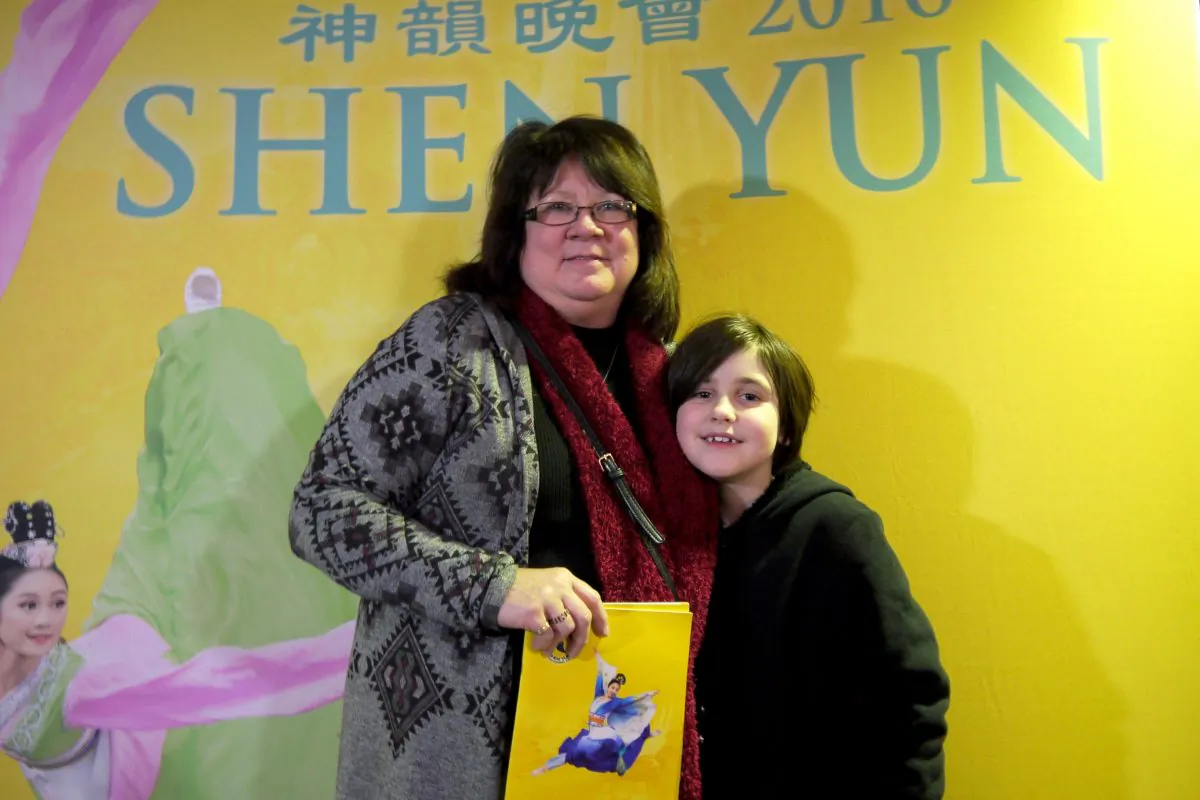 A long-awaited dream comes true for Kennedy, as she sees Shen Yun on Feb. 24 to celebrate her December birthday, accompanied by her grandmother, Nancy Henske. (Catherine Wen/Epoch Times) 
