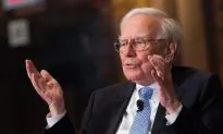 Why Is Buffett Buying US Airline Stocks?