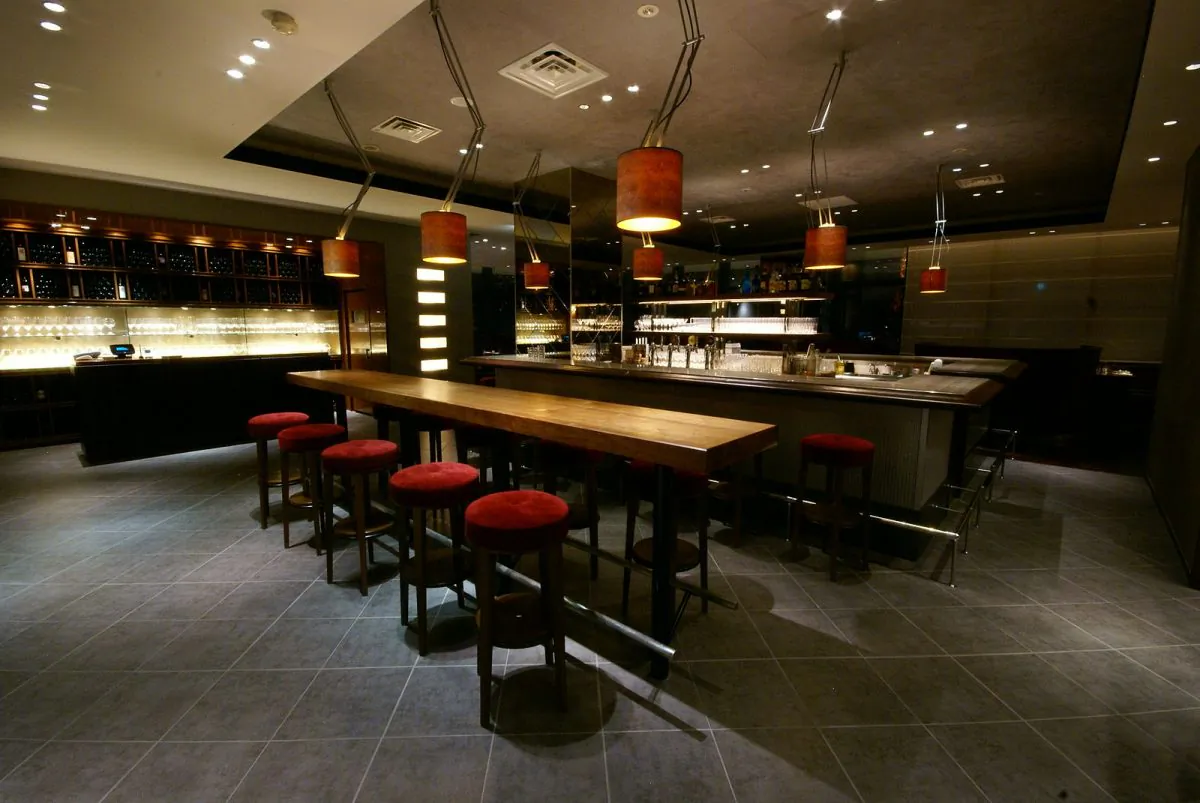 A Japanese steak house and bar (Stillfoods inc/Wikicommons)