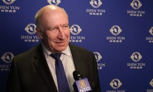 Shen Yun Emanates Purity