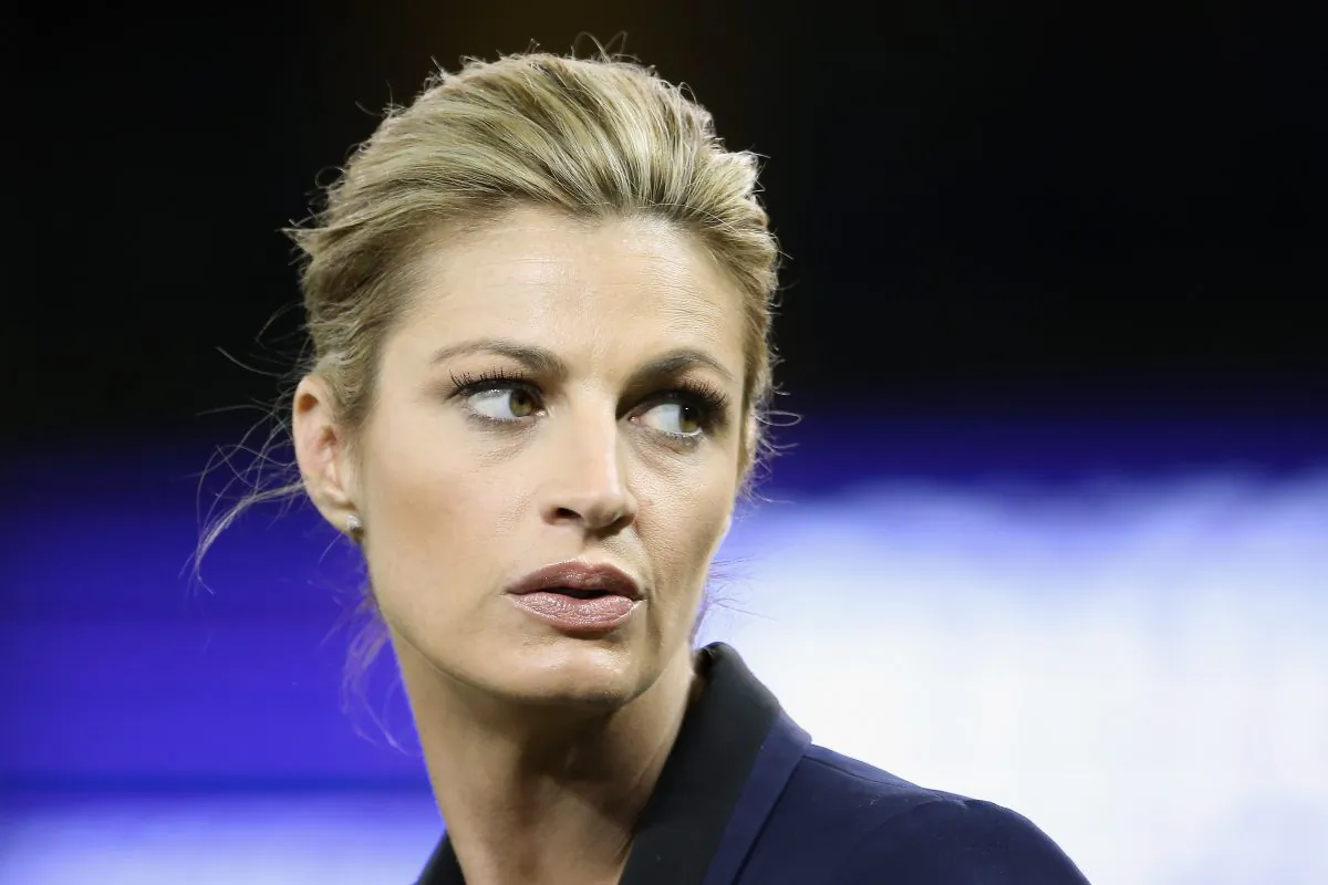 Sportscaster Erin Andrews looks on prior to game four of the American League Championship Series between the Toronto Blue Jays and the Kansas City Royals at Rogers Centre on October 20, 2015 in Toronto, Canada. (Tom Szczerbowski/Getty Images)