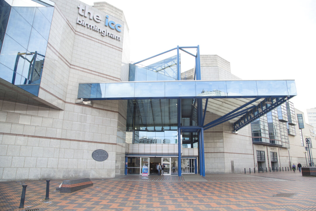 Shen Yun performed two sold-out shows at the ICC Birmingham March 5-6. (Si Gross Epoch Times)
