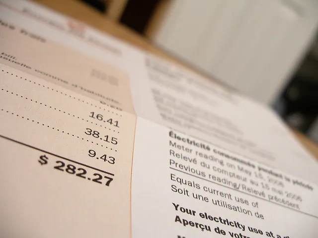 Nevada changed electric billing to allow utilities to triple the monthly charges for people who own solar panels—one of a few state-level battles between utilities and solar providers. (Brendan Wood / CC BY-SA 2.0)