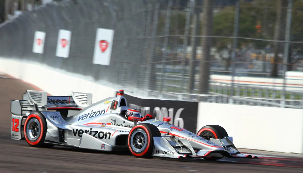 Will Power set a new lap record while winning the pole for the 2016 IndyCar St. Pete Grand Prix.