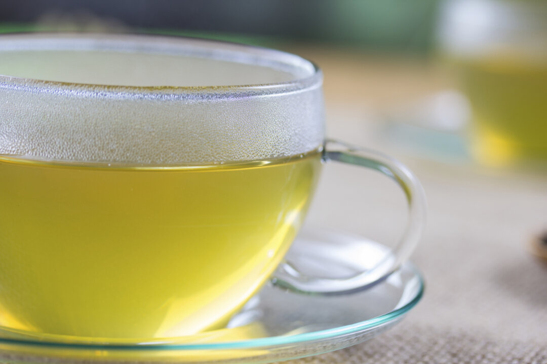 Cup of hot green tea (Sasa Komlen/iStock)