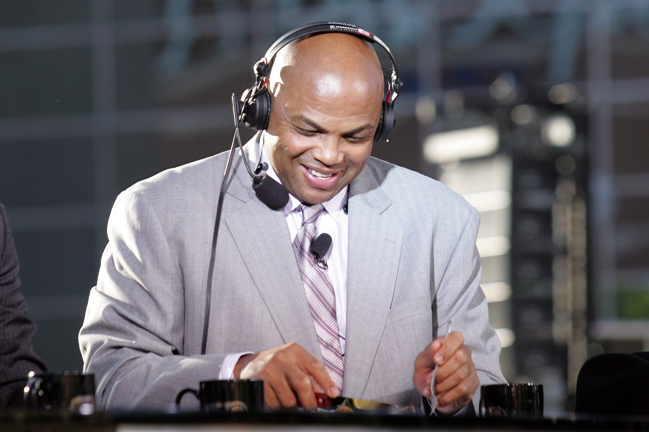 Знаменитая видео. Charles Barkley Now. Barkley TNT. Известный софт.