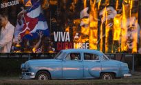 Obama in Cuba: Historic Castro Summit a Key Test for Detente