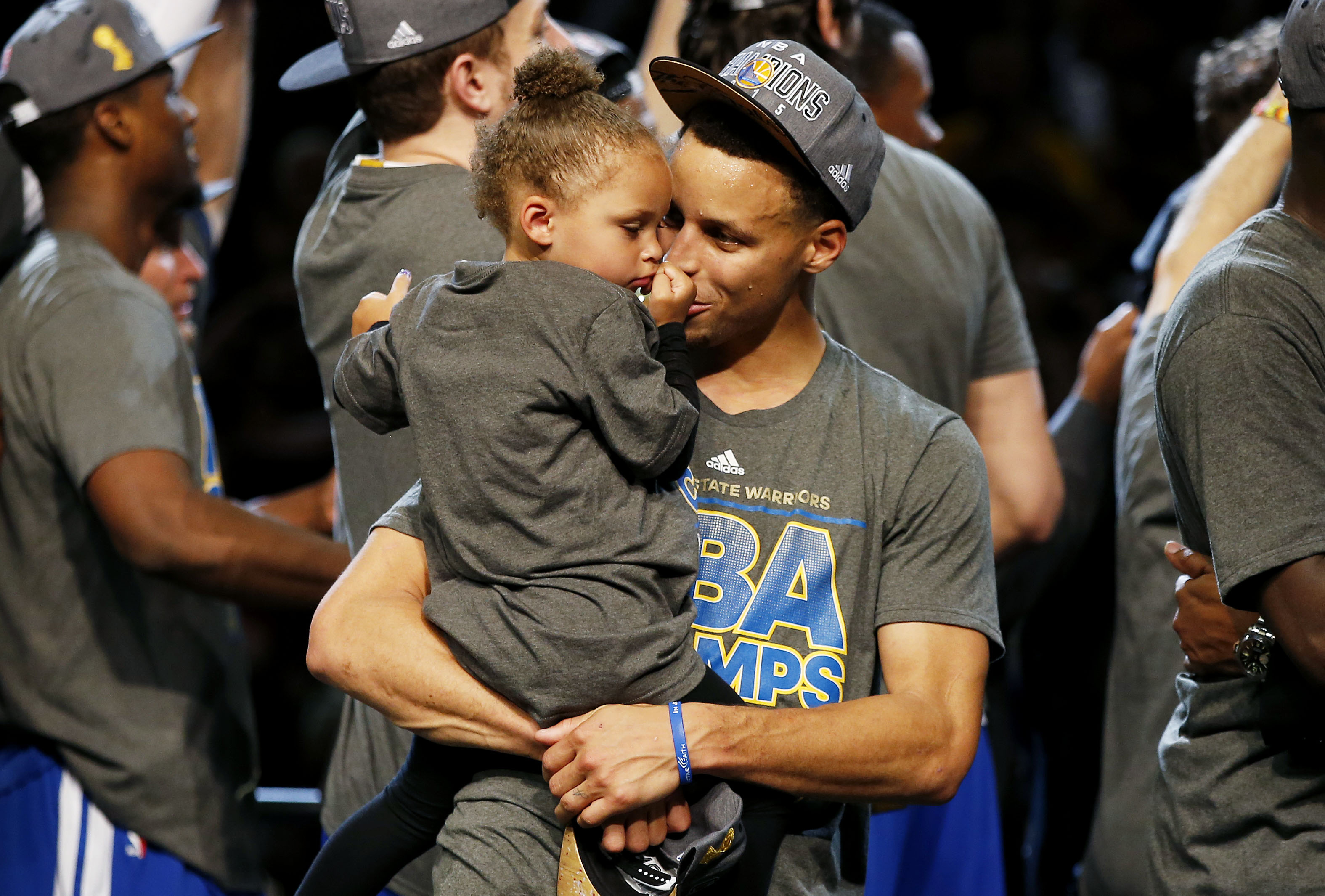 Riley Curry: Video Shows Stephen Curry's 3-Year-Old Daughter Singing 'Happy  Birthday' to Her Father