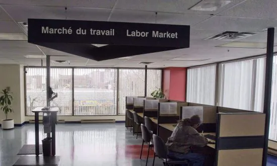 Jobs, Economy Close In on Health Care as a Top National Concern for Canadians: Poll