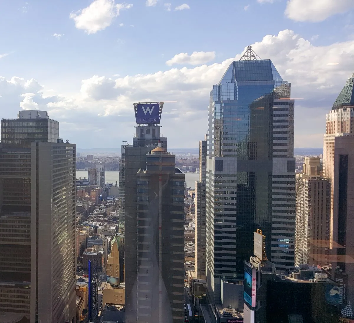 A view of the W Hotel in Midtown Manhattan on Mar 17, 2016. (Epoch Times)