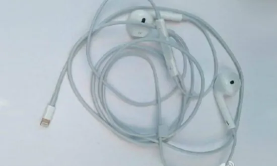 Apple Might Be Replacing the Headphone Jack With This Instead