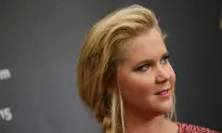 Amy Schumer Leaves Massive Tip for ‘Hamilton’ Bartenders