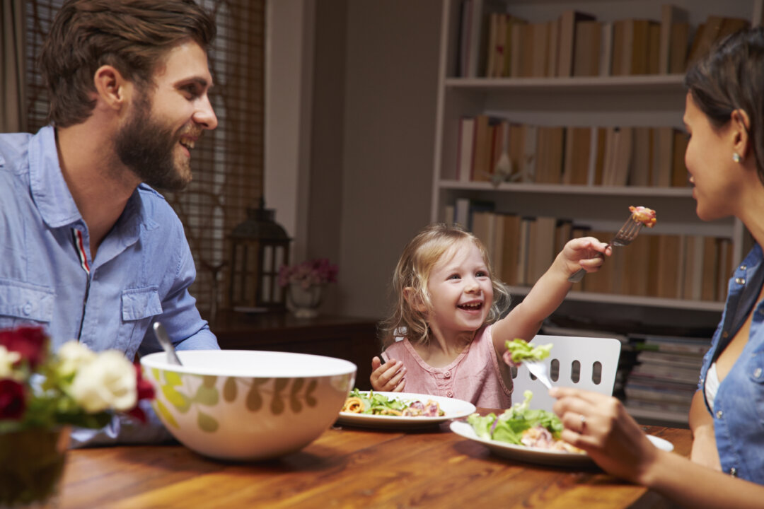 Children can be especially picky eaters, but that doesn't mean you should give up on feeding them healthier food. (monkeybusinessimages/iStock)