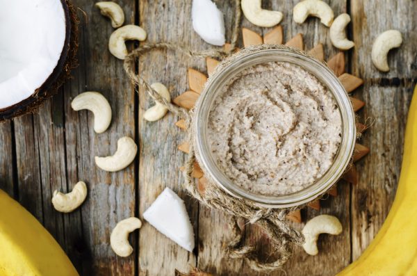 Toasted cashew banana coconut butter (nata_vkusidey/iStock)