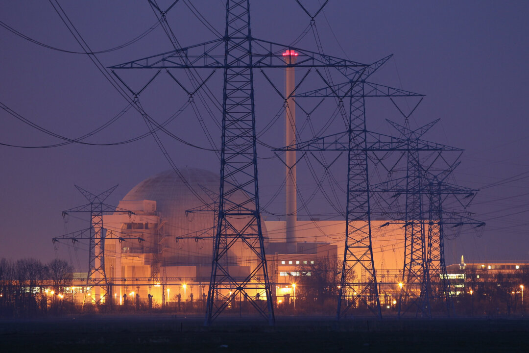 World’s Electric Grids Incapable of Supporting Renewable Energy Goals: Agency