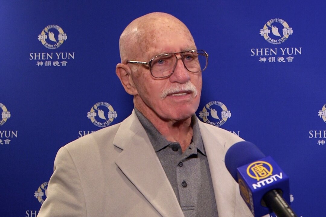 Artist Ken Sherman recounts his most beautiful and happy experience when seeing Shen Yun Performing Arts on the evening of March 23, 2016 at the Fred Kavli Theater. (Courtesy of NTD Television) 