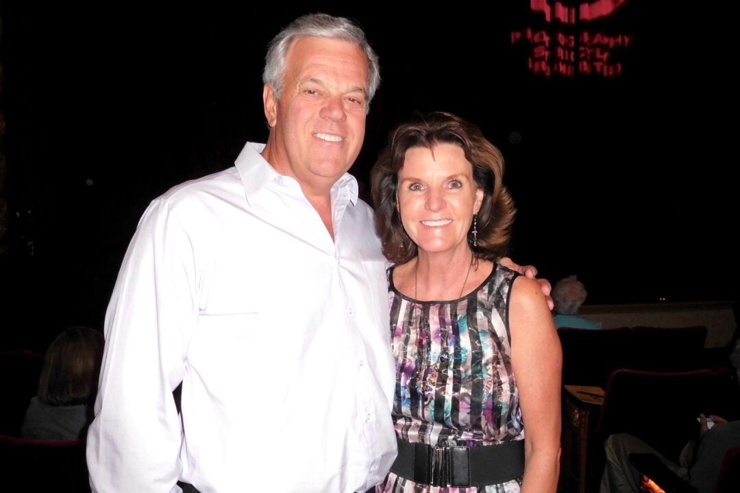 Senior Pastor Don Lawrence of Christ's Church of Fountain Hills and his wife, Lisa, president of Aspen Systems, enjoyed the spirituality of Shen Yun Performing Arts after watching at the Orpheum Theatre in Phoenix, Arizona April 2, 2016. (Qian Zhang/Epoch Times) 