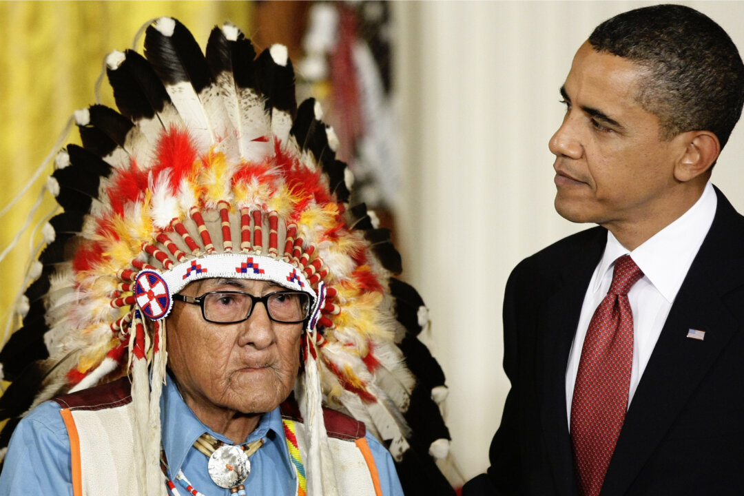 Crow Tribe Elder, Historian Joe Medicine Crow Dead at 102 | The Epoch Times