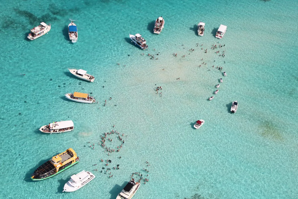 Stingray City, Grand Cayman, Cayman Islands. (Katie Thebeau/Flickr, CC BY)