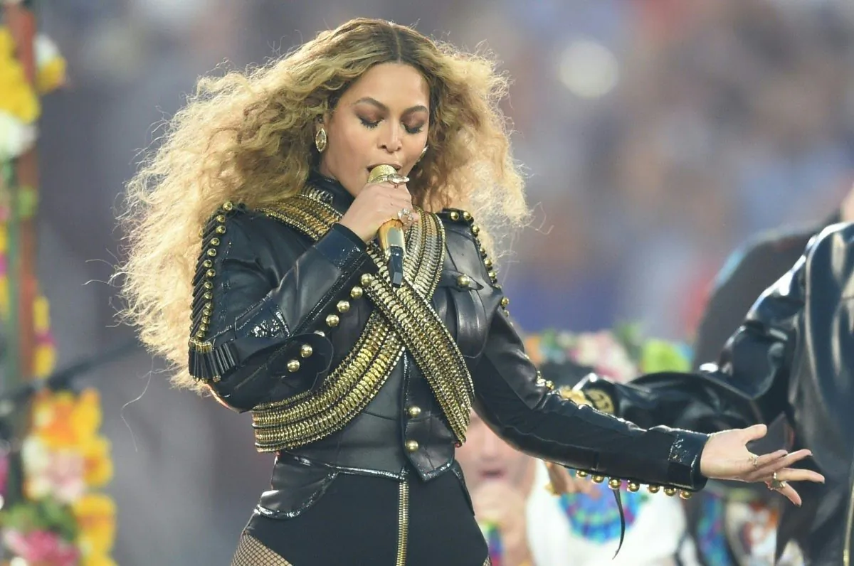 Beyonce performs during Super Bowl 50 between the Carolina Panthers and the Denver Broncos at Levi's Stadium in Santa Clara, California February 7, 2016. / AFP / TIMOTHY A. CLARY (Photo credit should read TIMOTHY A. CLARY/AFP/Getty Images)