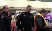 Video: Wisconsin Officer Peacefully Moves Anti-Trump Protesters