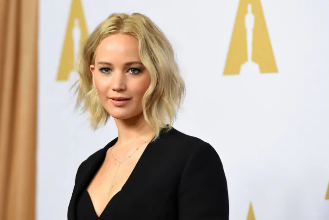 Jennifer Lawrence, nominee for best actress in a leading role, arrives at the 88th Oscar Nominees Luncheon in Beverly Hills, California, February 8, 2016 / AFP / ROBYN BECK (Photo credit should read ROBYN BECK/AFP/Getty Images)