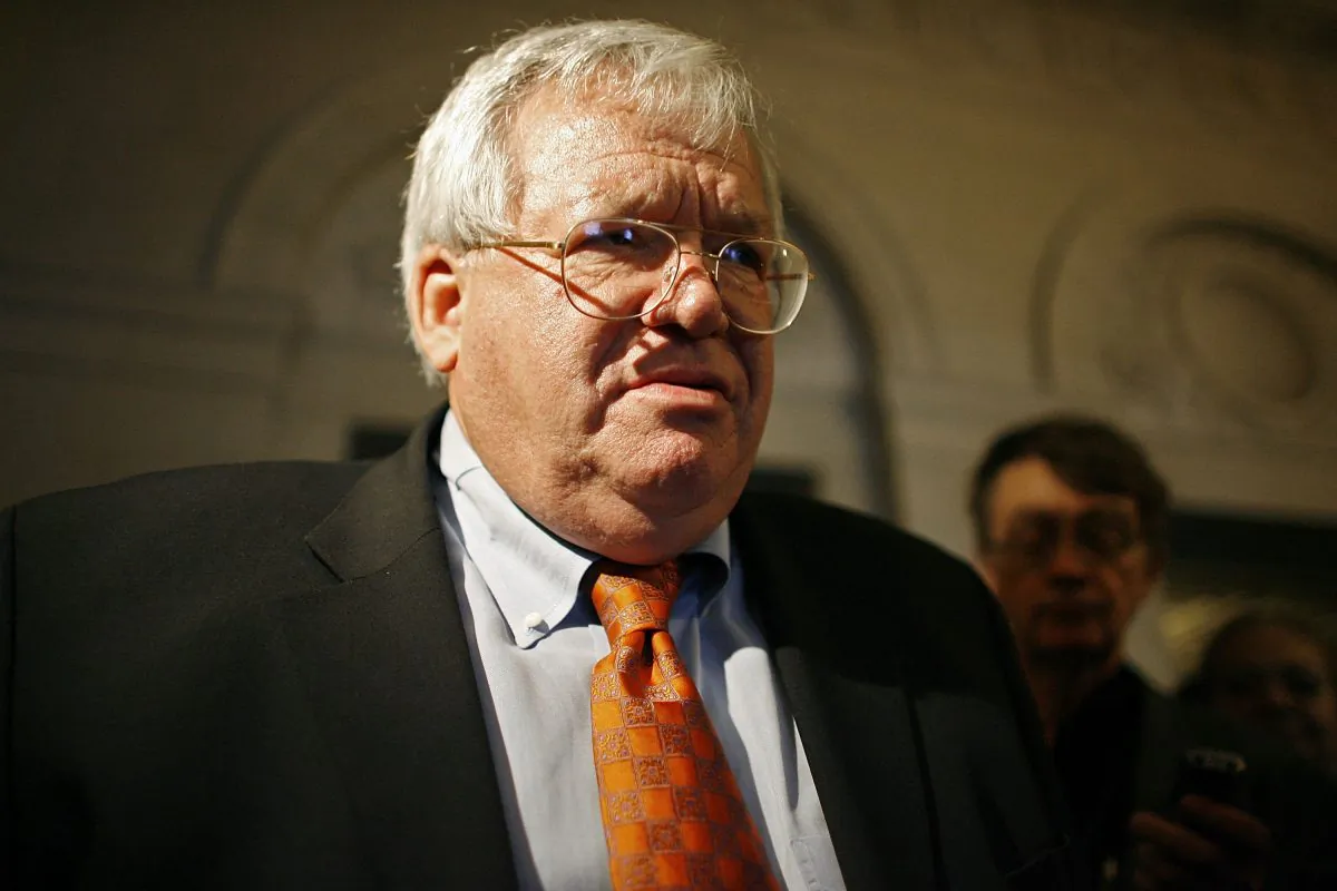 U.S. Speaker of the House Dennis Hastert (R-IL) leaves the House Republican Conference leadership elections alone on Capitol Hill November 17, 2006 in Washington, DC. (Chip Somodevilla/Getty Images)