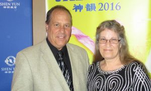 Unparalleled Shen Yun Captivates Mayor