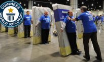 Video: Human Mattress Dominoes, New World Record Is Set