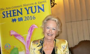 Shakespearean Professor Says Shen Yun Miraculous, Inspiring