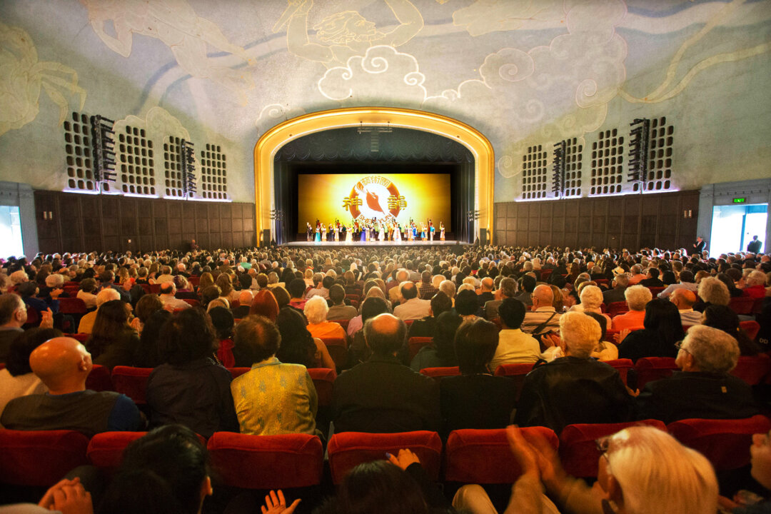 Retired Broadway actress and singer Sally Christianssen was among the full house audience watching Shen Yun Performing Arts Sunday, April 10, 2016 at Bridges Auditorium in Pomona College. (Debora Cheng/Epoch Times) 