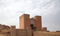 ISIS Demolishes 2,000-Year-Old ‘Gate of God’ in Iraq
