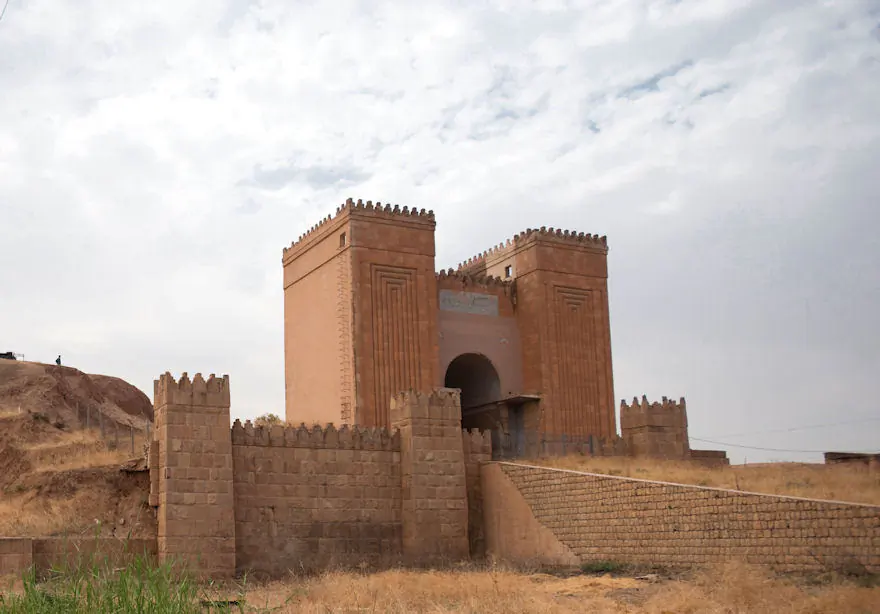 The Mishqi Gate guarding the entrance to the ancient city of Nineveh, near modern day Mosul, Iraq (lachicaphoto/Creative Commons)
