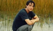 Old Photo of Keanu Reeves Inspires Legendary Photoshop Battle