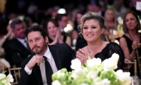 Kelly Clarkson and Brandon Blackstock Welcome Baby Boy