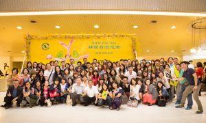 Accounting CEO Invites 100 Employees to See Shen Yun