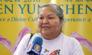 Mother and Daughters Drive 400 Miles to See Shen Yun With Son