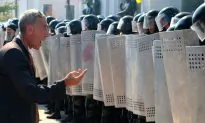 Panama Papers and Political Turmoil Deal Ukraine a Reality Check