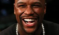Floyd Mayweather: Former Boxer Shares Photo of Himself at Louvre Pyramid on Trip to Paris