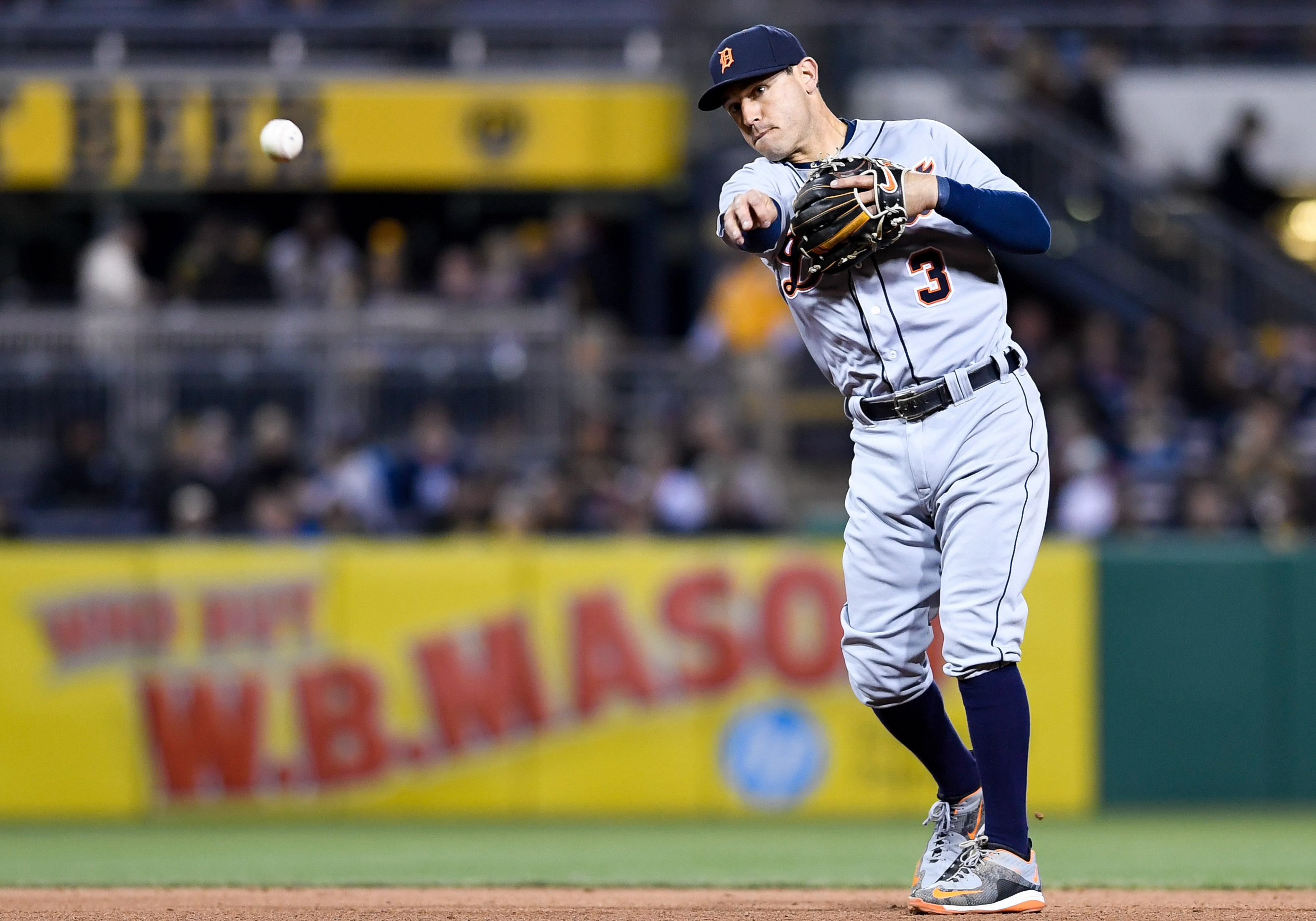 Tigers Trade Fielder for Kinsler - The New York Times