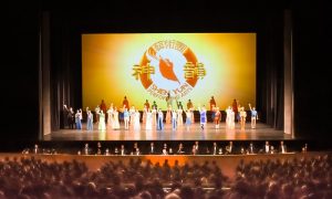 Japanese Professor: I Am Truly Touched by Shen Yun