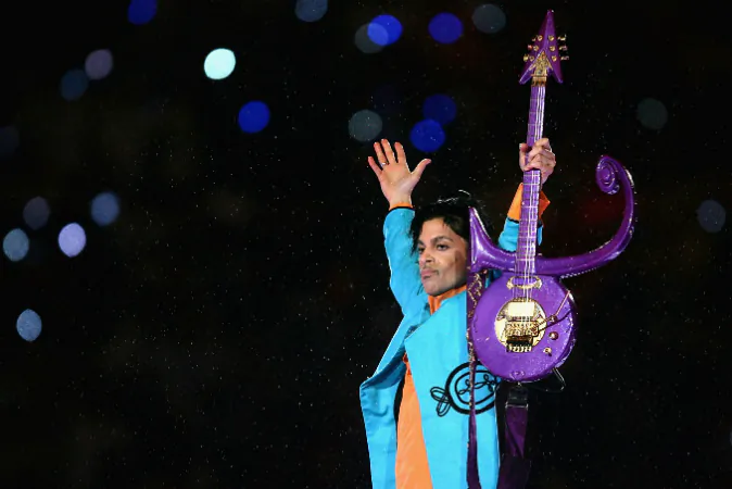 Prince performs during the 'Pepsi Halftime Show' at Super Bowl XLI between the Indianapolis Colts and the Chicago Bears on February 4, 2007 at Dolphin Stadium in Miami Gardens, Florida. (Photo by Jonathan Daniel/Getty Images)