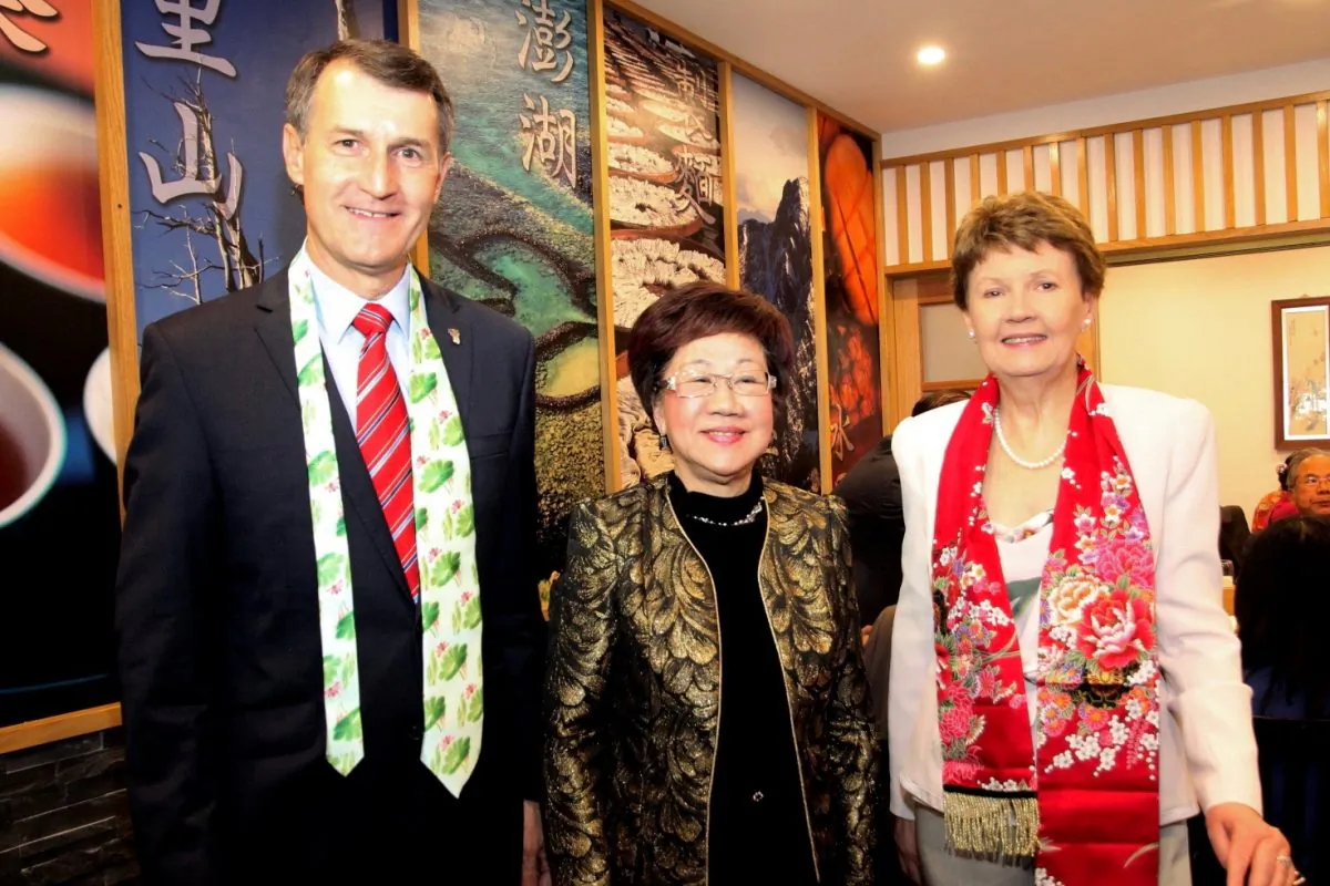 (L–R) Lord Mayor Graham Quirk, Annette Lu and Anne Quirk after a dinner in south Brisbane, in Ms. Lu's honor, on April 16, 2016. (Courtesy of Gilbert Yang)