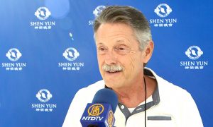 Art Donor Feels ‘God in Action’ in Shen Yun’s Performance