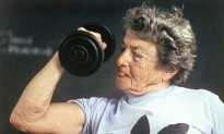 Older Adults Who Lift Weights Live Longer