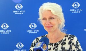 Shen Yun’s Lyrics Move Senior Model to Tears